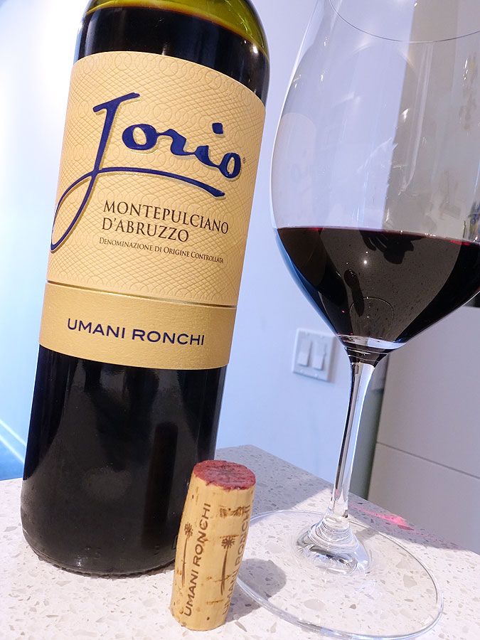 Jason (@cono_sur) on Twitter photo š®š¹ š· Itās #FridayNight! Iām enjoying this $18 <a href="/UmaniRonchiVino/">Umani Ronchi</a> Jorio #Montepulciano d'Abruzzo (88 pts) from #Italy. Arrived in <a href="/LCBO/">LCBO</a> VINTAGES in June (& still available). Full review: j.mp/2Eidwxd <a href="/Noble_Estates/">Noble Estates</a> <a href="/ITAToronto/">ITA Canada</a> <a href="/vinidabruzzo/">Vini d'Abruzzo</a> #Abruzzo #wine #vino #tgif š®š¹ š· Itās #FridayNight! Iām enjoying this $18 <a href="/UmaniRonchiVino/">Umani Ronchi</a> Jorio #Montepulciano d'Abruzzo (88 pts) from #Italy. Arrived in <a href="/LCBO/">LCBO</a> VINTAGES in June (& still available). Full review: j.mp/2Eidwxd <a href="/Noble_Estates/">Noble Estates</a> <a href="/ITAToronto/">ITA Canada</a> <a href="/vinidabruzzo/">Vini d'Abruzzo</a> #Abruzzo #wine #vino #tgif