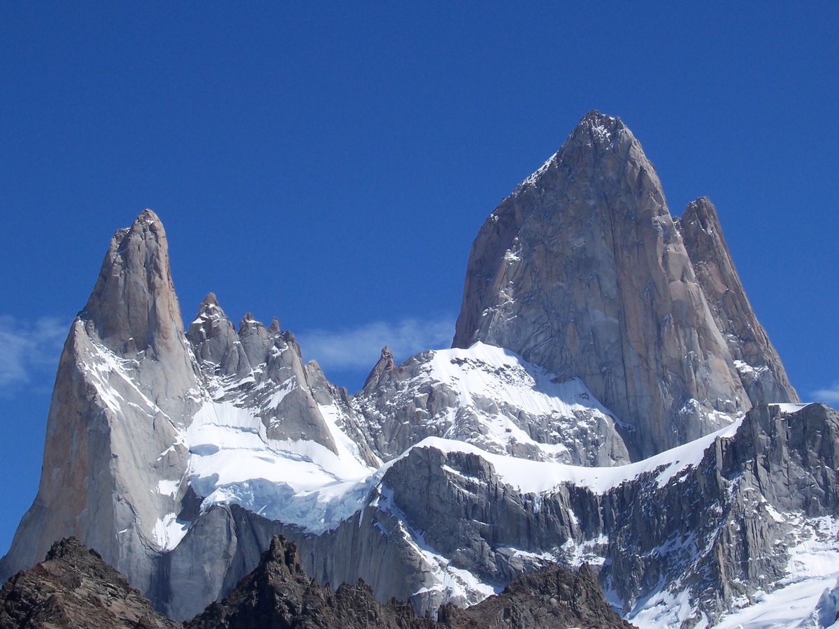 memories of some years ago at the Fitz Roy 🏔💪
#fitzroy #chalten #patagoniaargentina #cerrotorre #travelpatagonia #dreamers #happinessquotes #mountainstories #meetthemoment #capturedmoments #naturaladventure #doveviaggi #viaggiare #outdoorgirl #andeconsultants