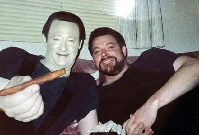 mondaythemoon's tweet photo. i love seeing photos of behind the scenes Star Trek. it gets so surreal, but nothing ever tops "Data hands you the boof" https://t.co/uEeV4jjdEH