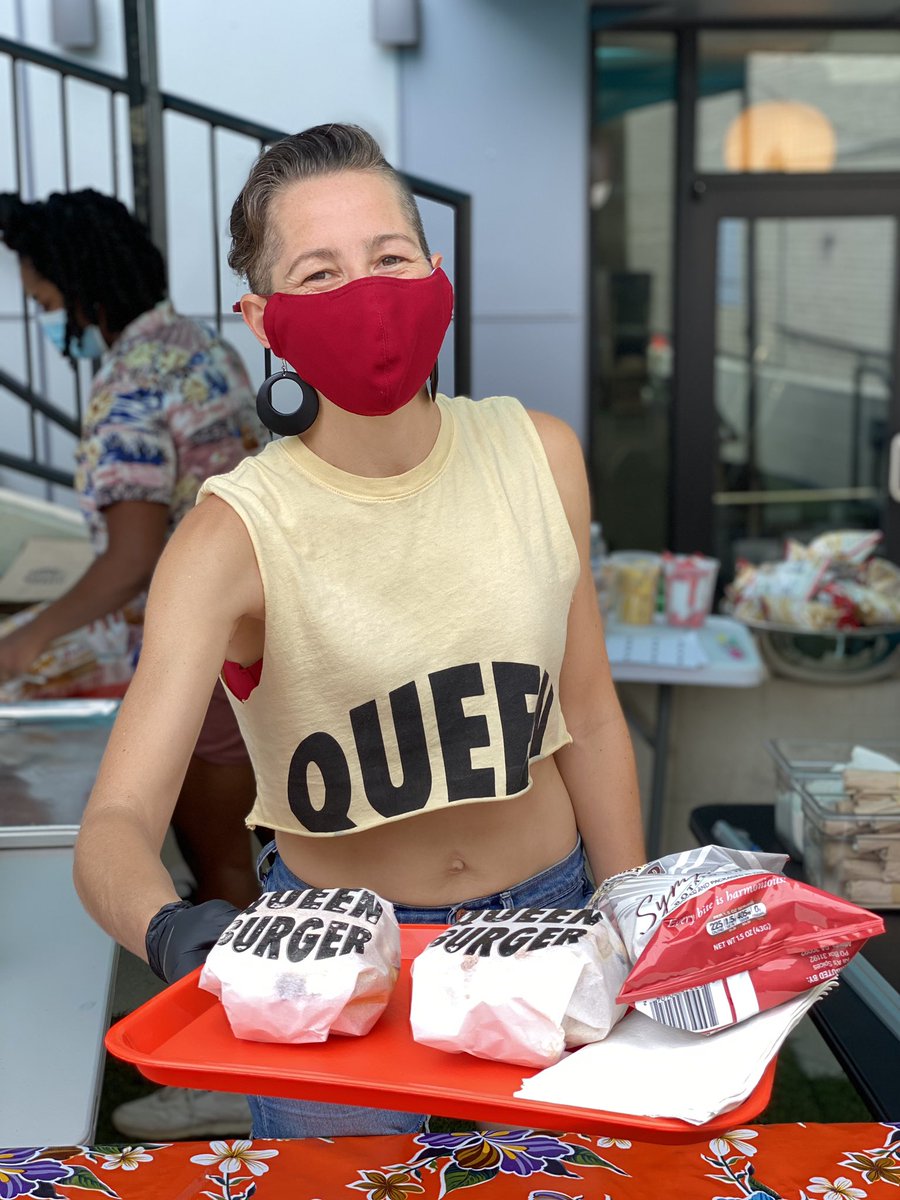 .#queenburgerdurham is open &amp; crushin’ the backyard burger game 🍔 

Most delicious reinvention from this mixologist &amp; ceramicist <a href="/kingfisherdurm/">Kingfisher</a> 😉 

Follow our stories to see more #burger magic 🍹 

 #hittingthespot #durhamnc