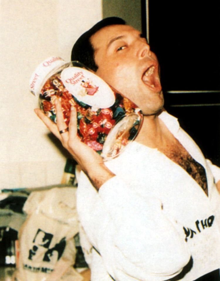 freddie mercury out of context, a thread;