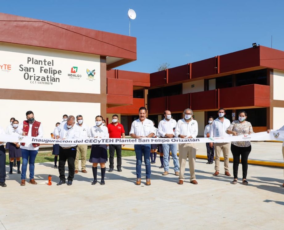 Inauguré el <a href="/CECyTEHidalgo/">CECyTE Hidalgo</a> plantel #SanFelipeOrizatlán, con una inversión que supera los 24 millones de pesos en beneficio de más de 300 alumnos. Hace poco más de 1 año colocamos la primera piedra, y hoy cumplimos con su entrega.