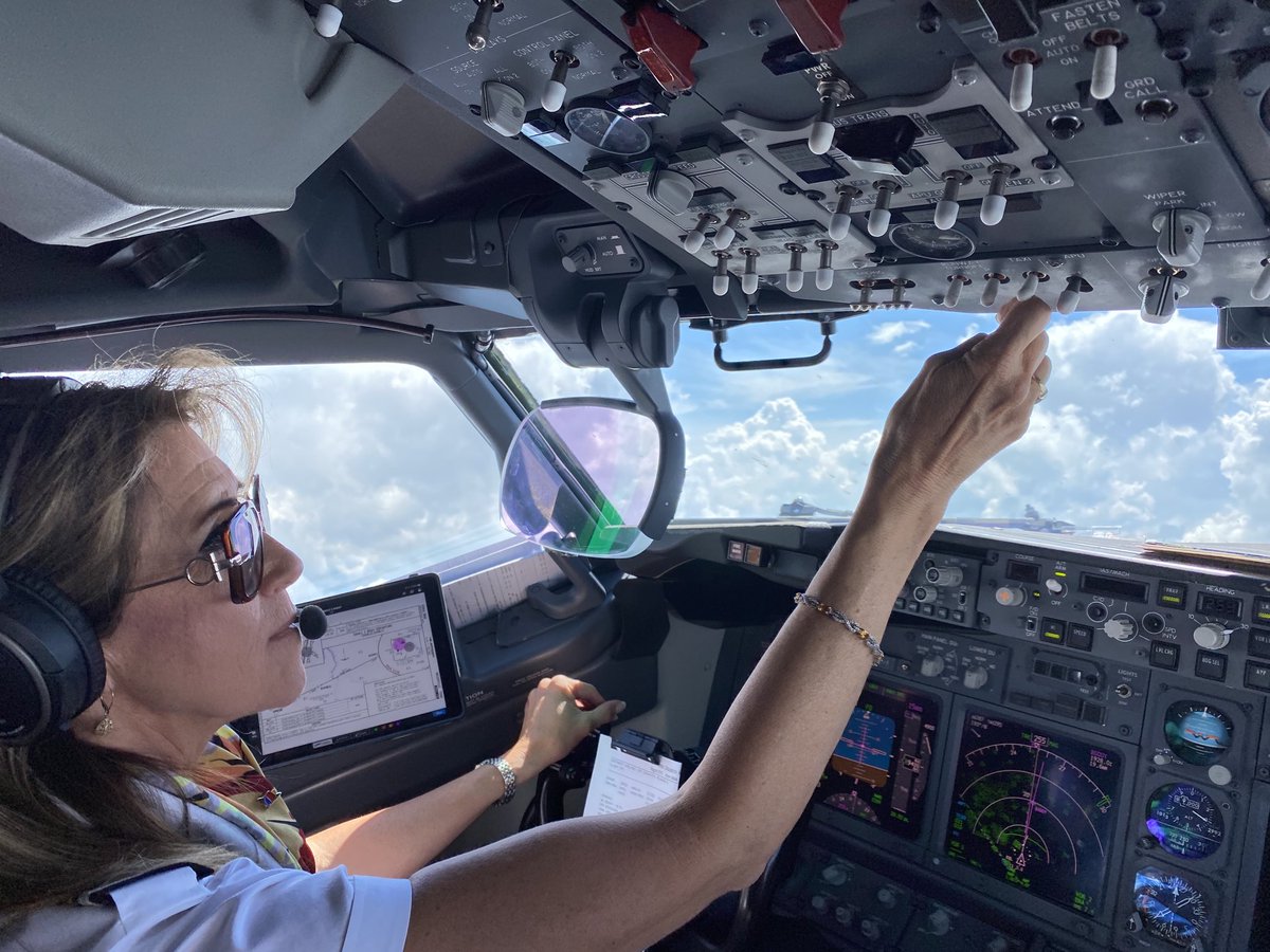 MarthaRaddatz's tweet photo. Tammie Jo Shults, who safely landed Southwest Flight 1380 in 2018 after losing an engine —piloted her last flight for Southwest Airlines today. Now she can keep her own flight schedule. Bravo Tammie Jo. You are one badass woman. https://t.co/ZblFefZsR9