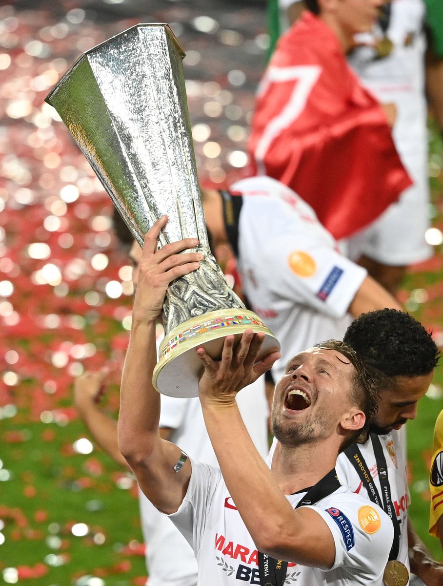 Que teníamos un entrenador pesetero, que teníamos una defensa de agua, que trajimos mediocampistas de China y Turquía, que tenemos un 9 que no mete goles, que la cuenten como quieran. No hay palabras para definir este sentimiento. No fue «The Last Dance» fue «The Best Dance».❤️🤍