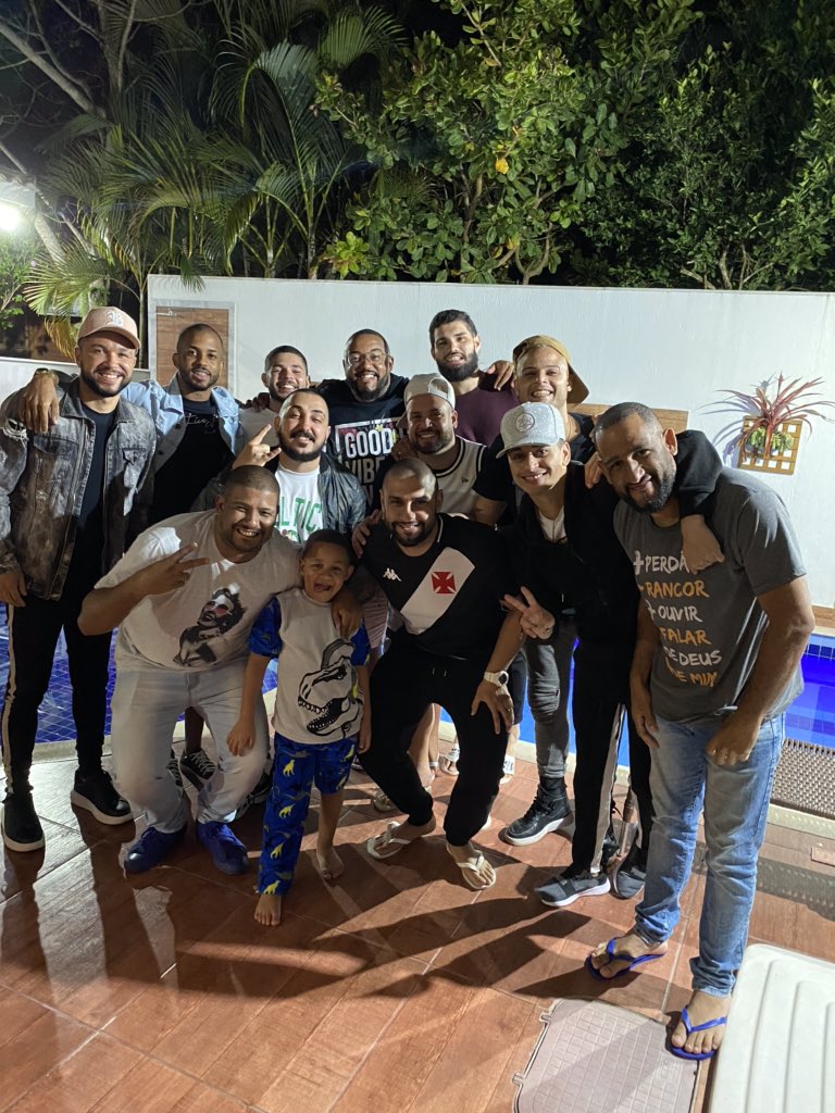 didicocastro's tweet photo. Onde há vontade, há chance de dar certo! 🙌🏽🎵❤️
Que Deus nos abençoe 🙏🏽
#PagodeDoAdame
#Tiee
#VamosBaterPagode
#VaiPapaleteToqueEssaTambora
#MacacoNãoMataMacaco
#vamobalança
#SomPraTeEmocionar
#MúsicaEstranha https://t.co/Bji5pDx22A