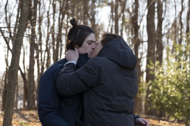 Sam_LB_18's tweet photo. Primero Anne with an e y ahora The Society!!! En verdad que netflix no hace NADA bien, poniendo secuelas de películas que son exactamente la misma mierda toxica de relación, es que no puedo en verdad estoy muy molesta, llevo esperando 1 año para que salgan con esa estupidez, bye. https://t.co/qmfOTbWErn