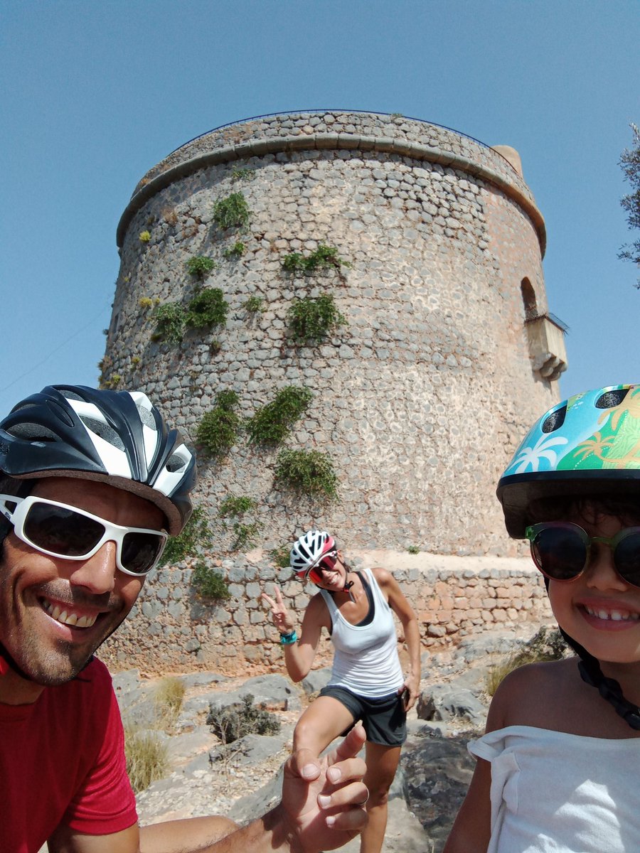 isranunez's tweet photo. Ruta ideal!! Port de Soller, Torre Picada, Mirador Ses Barques, Soller!! 🚲🏝️😍
.
#IsraYMarVidaSobreRuedas #AlmaViajera #PortDeSoller #TorrePicada #MiradorSesBarques #Soller #Mallorca #Summer https://t.co/gdKfpjs9EV