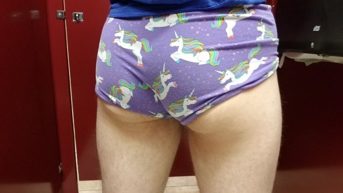 I love these undies but they ride up a little too much at work lol https://t.co/zA8itRXGqP<a href="/tag/guyswithcake"class="tags"><span>#guyswithcake</span></a>