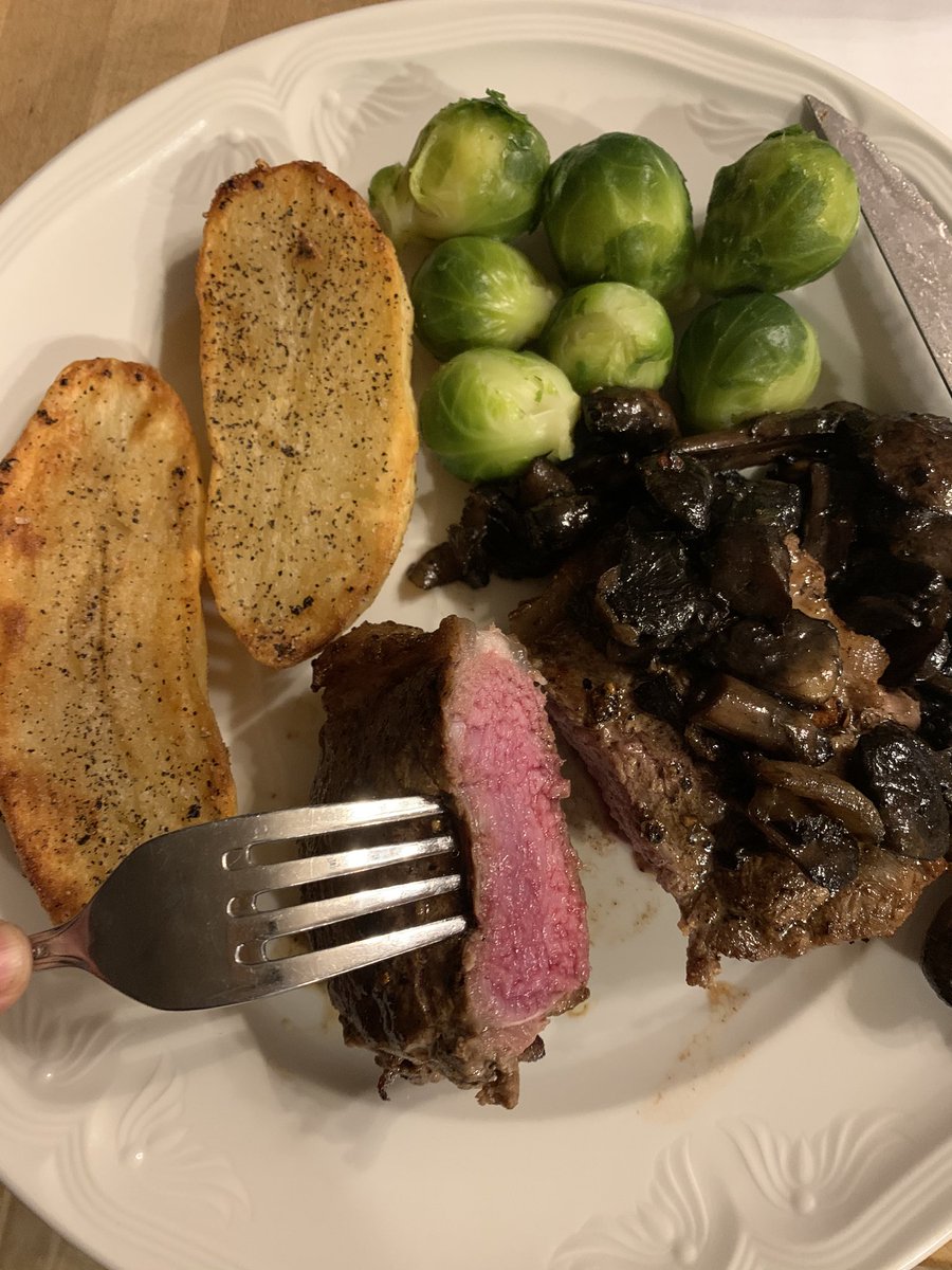 DigitalDDaniels's tweet photo. Yeah #botfood has filled me up and I’m gonna slip into a food coma.... it was super awesomely yummy. https://t.co/uV89SJXHyZ