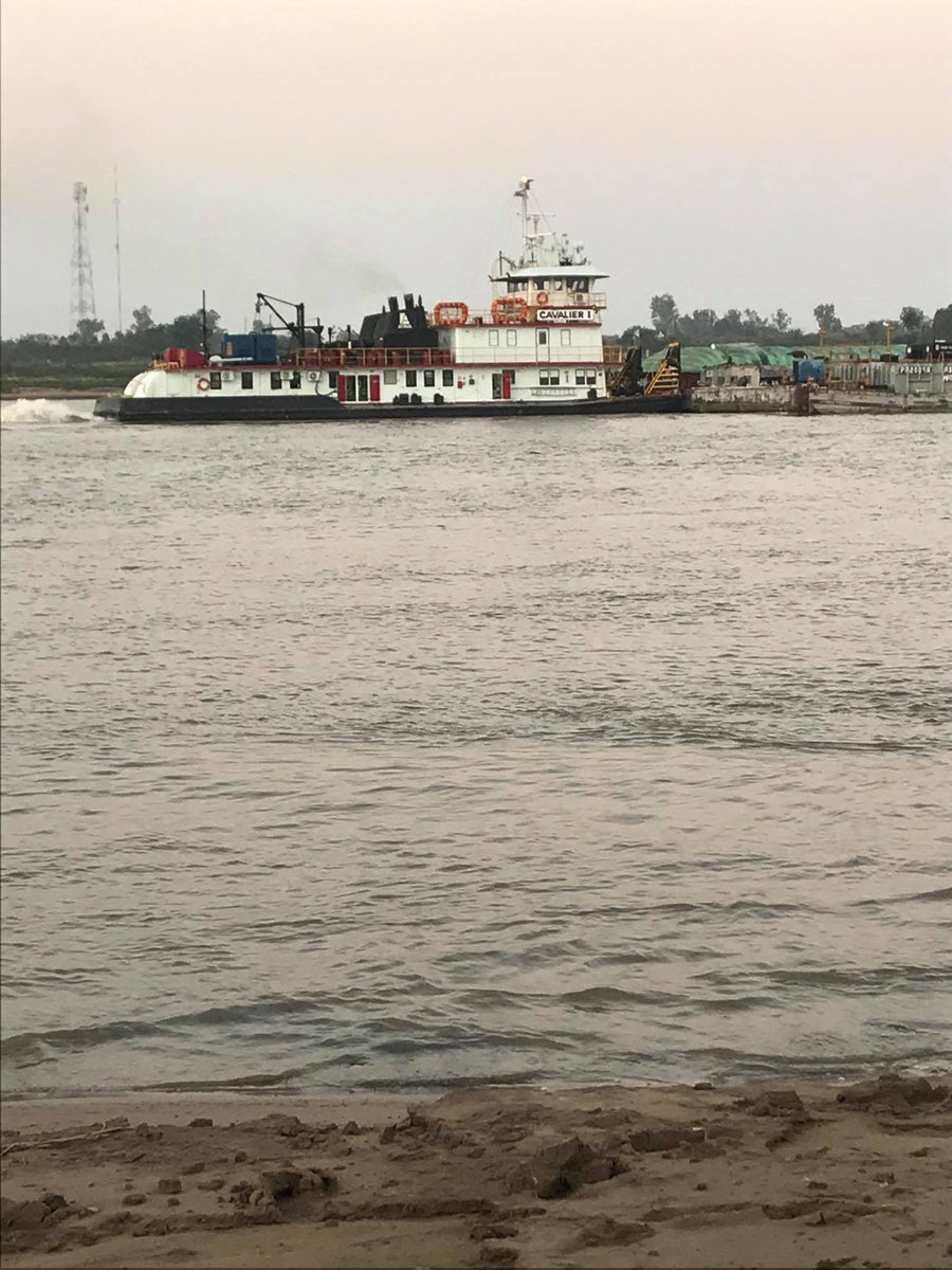 geosistemassrl's tweet photo. Gerard Schneider realizando un relevamiento planialtimetrico a la costa del Río Paraguay en Formosa con sistemas HiperV de Topcon.
#topcon #gnss #hiperV #topografia #agrimensura #gps #surveyor #surveylife #ponetehiper #modohiper #topconatwork #agrimensoras #agrimensores https://t.co/orw4vMulEd