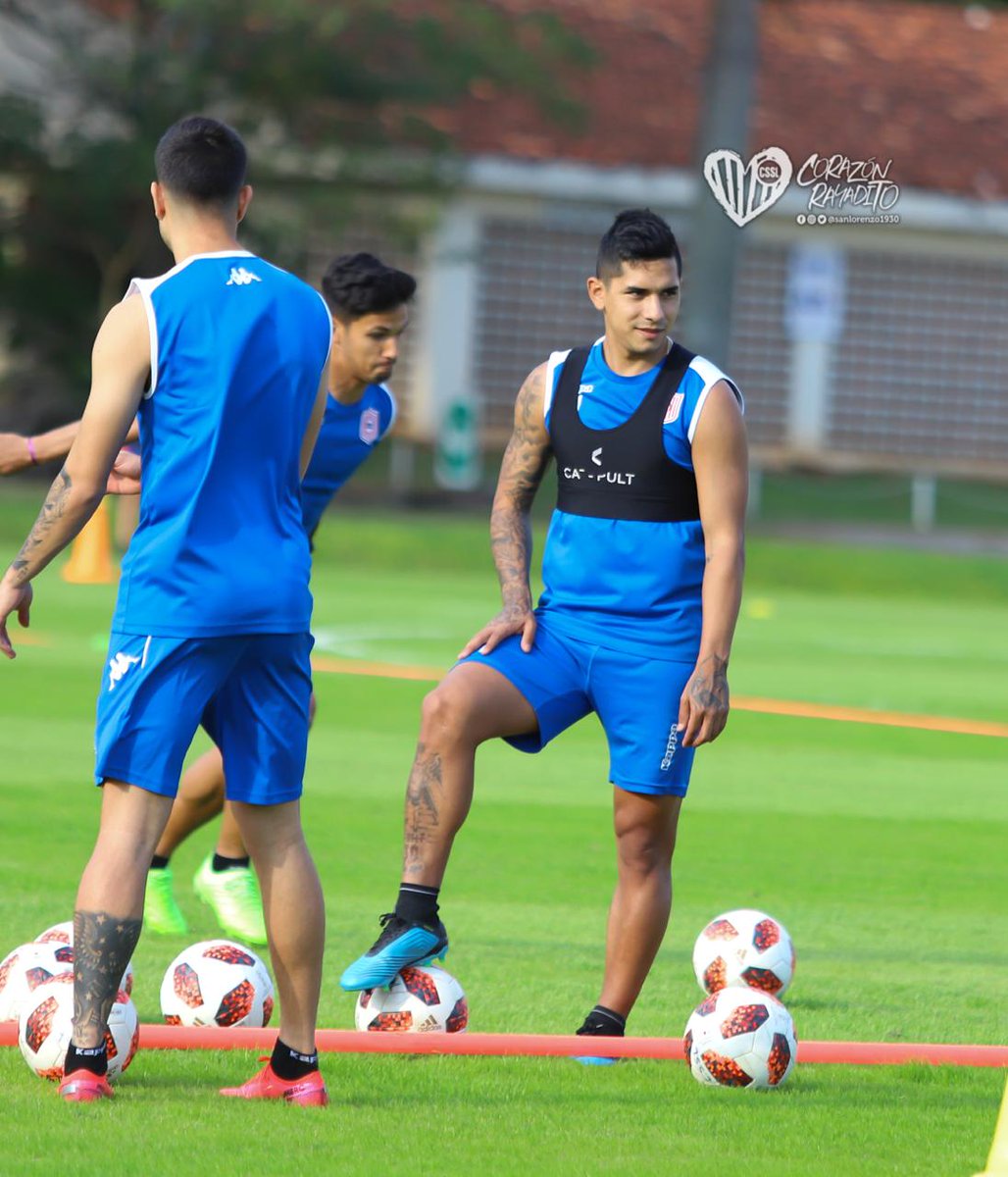 SanLorenzo1930's tweet photo. Entrenamiento del día en Los Aleros.
#CorazónRayadito🇦🇹 https://t.co/xw21dWkh3d