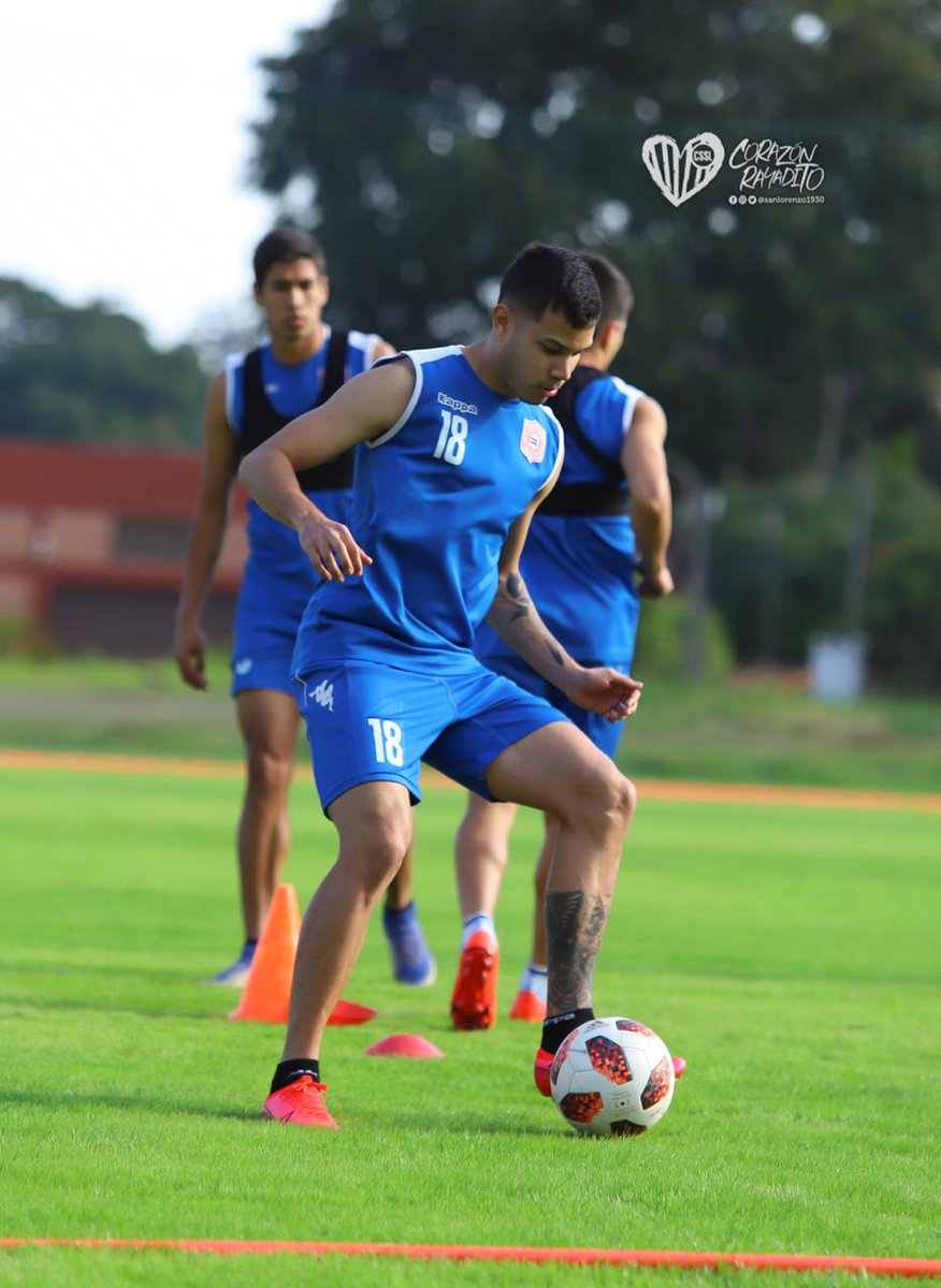 SanLorenzo1930's tweet photo. Entrenamiento del día en Los Aleros.
#CorazónRayadito🇦🇹 https://t.co/xw21dWkh3d