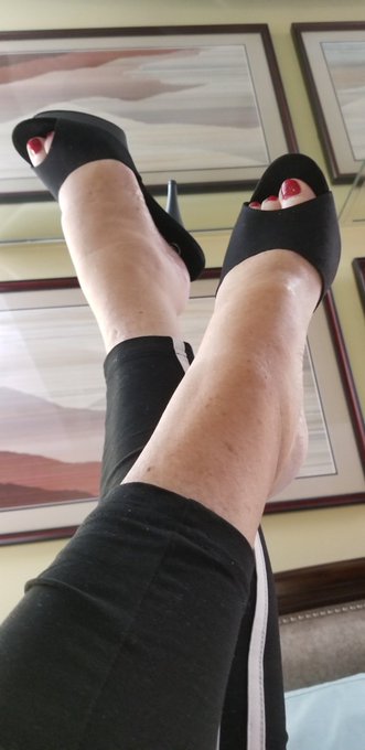 @MK17345 As requested hot black heels and red toes.💕💕 https://t.co/BpEW2SesN4<a class="tags" target="_blank" title="On Twitter" href="/?out=eyJ0eXAiOiJKV1QiLCJhbGciOiJIUzUxMiJ9.eyJpYXQiOjE3MjE3MDIzNzIsImlzcyI6InR3cG9ybnN0YXJzLmNvbSIsIm5iZiI6MTcyMTcwMjM3MiwiZXhwIjoxNzUzMjM4MzcyLCJyZWRpcmVjdF91cmwiOiJodHRwczovL3R3aXR0ZXIuY29tL01LMTczNDUifQ.SmoQ9cLVveqv3jJOhaCdwHThrdSuC1K5OWYrjFCWj7YodE8dabrh_DsNWpNn4QQ8kWx-f4n_gW5NhR_aqNFZ3g">@MK17345</a><a href="/tag/horny"class="tags"><span>#horny</span></a><a href="/tag/milfmonday"class="tags"><span>#milfmonday</span></a>