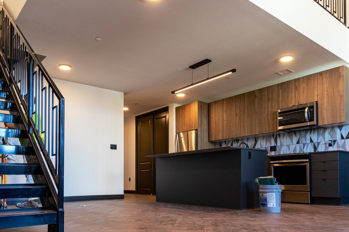 From studios to sprawling three-bedroom units, The May boasts 307 apartments with 45 unique layouts. All feature striking contemporary finishes, expansive windows, and plenty of functional space.