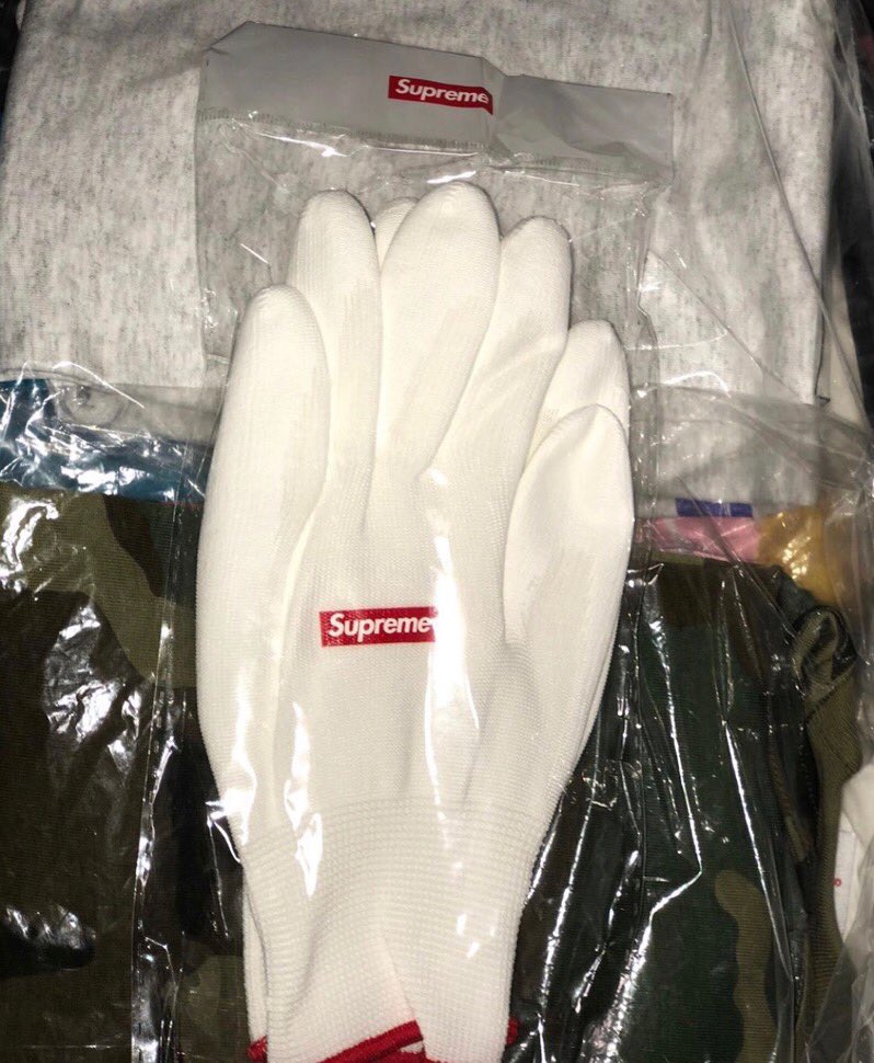 𝐔𝐏 𝐓𝐎 𝐃𝐀𝐓𝐄 Supreme fw Week1 国内8月22日 土 に発売予定の商品一覧 価格など随時更新 ノベルティのゴム手袋 カモ柄box Logoステッカー シュプリーム 立ち上げ 詳しくは記事をチェック T Co Petl6h7upj T Co 𝐔𝐏 𝐓𝐎 𝐃𝐀𝐓𝐄 Supreme fw Week1 国内8月22日 土 に発売予定の商品一覧 価格など随時更新 ノベルティのゴム手袋 カモ柄box Logoステッカー シュプリーム 立ち上げ 詳しくは記事をチェック T Co Petl6h7upj T Co