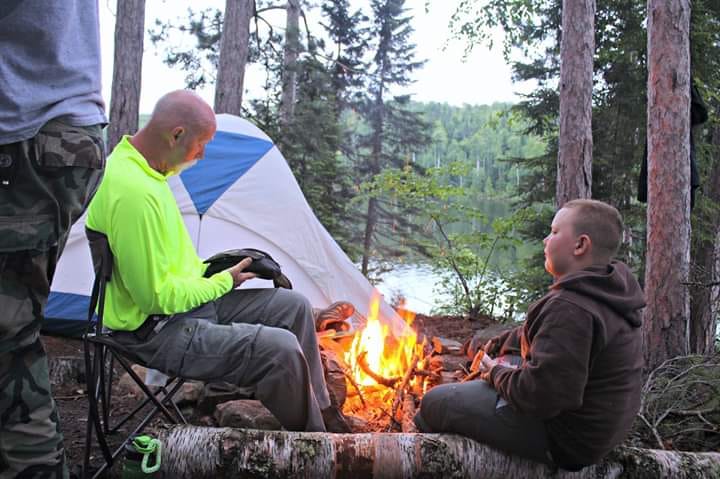 As we're getting towards the end of August, campfires are a great way to spend the chilly evenings. 🏕

Thanks Sandra Walters for sharing this great photo with us!