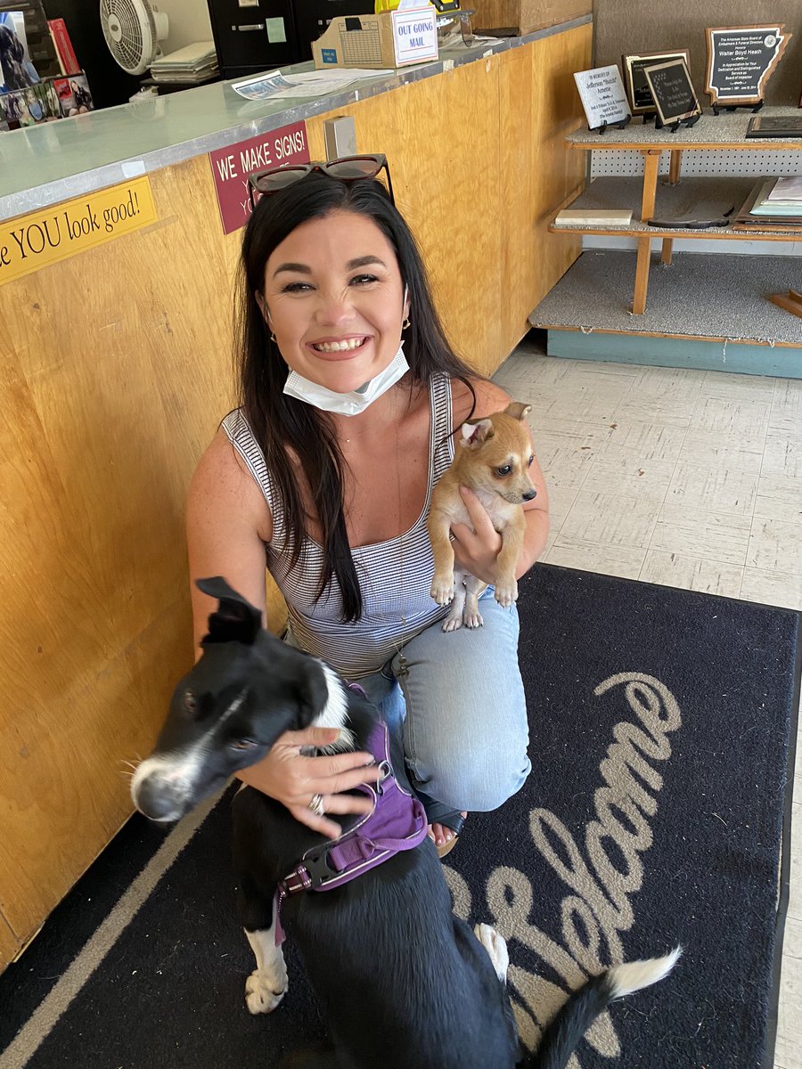 Mcoverst14's tweet photo. When you say you want a picture of the trophy shop lady’s pups so you’re not just awkwardly getting pics and she proudly says-here! I’ll take your pic w them! You go w it. 🥰 #PuppyLove #RescueDogs https://t.co/Oe0NxRVrlp