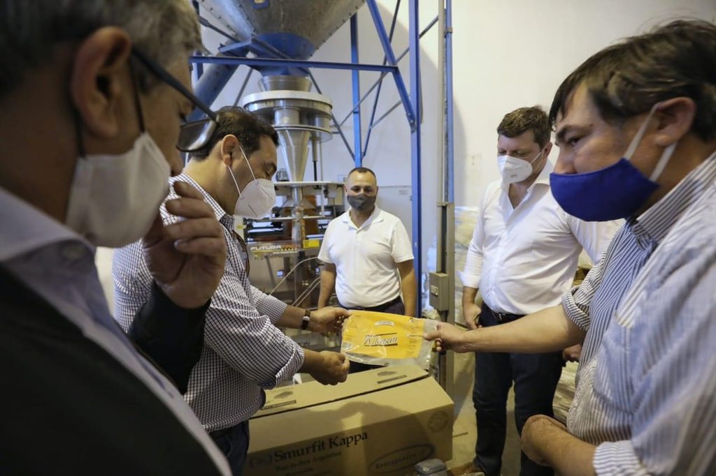 Junto al gobernador Gustavo Valdés, y el subsecretario Egui Benitez visitanos la empresa Kitasan S.A, ubicada en cercanías a La Cruz.