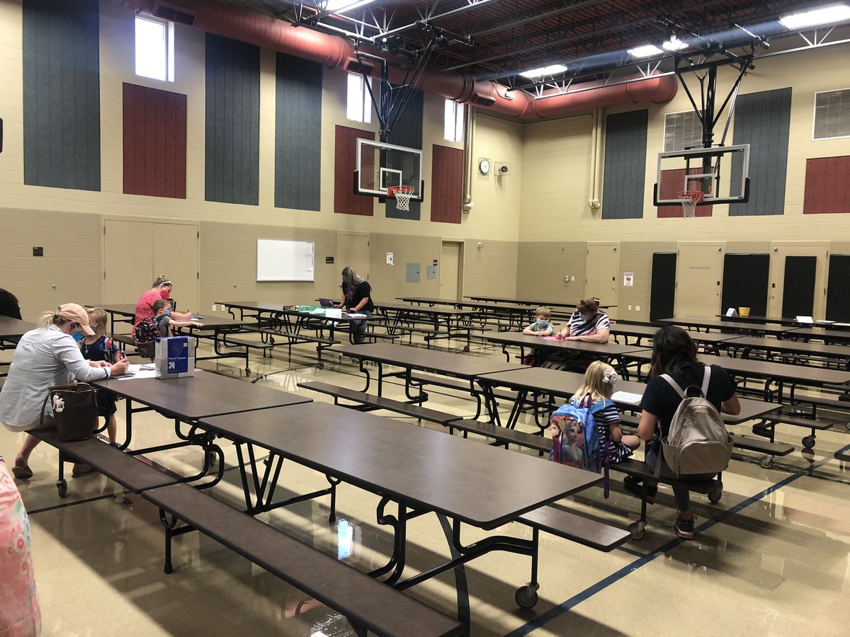 CVLittleLynx's tweet image. Back to School Night at College View tonight. We love meeting our new students! #CBCSD #cvpyp