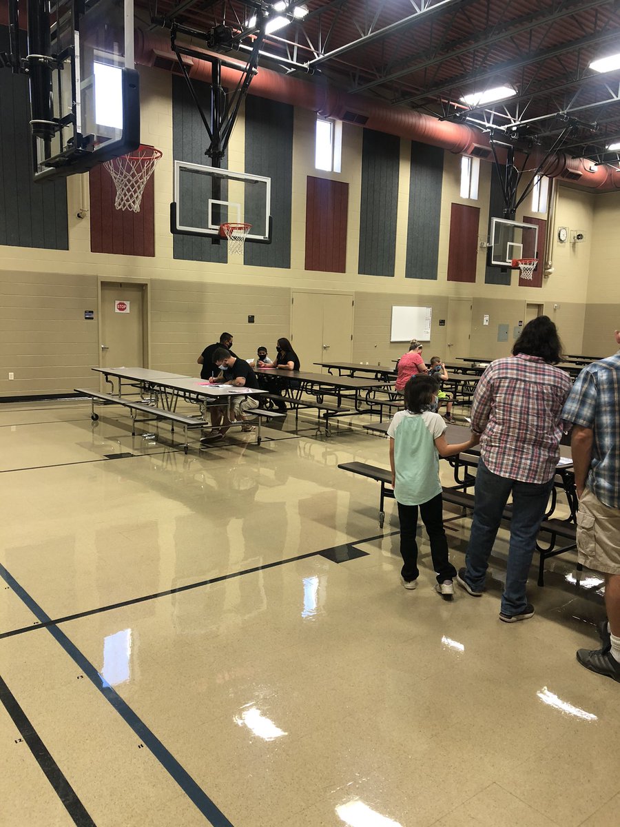 CVLittleLynx's tweet image. Back to School Night at College View tonight. We love meeting our new students! #CBCSD #cvpyp