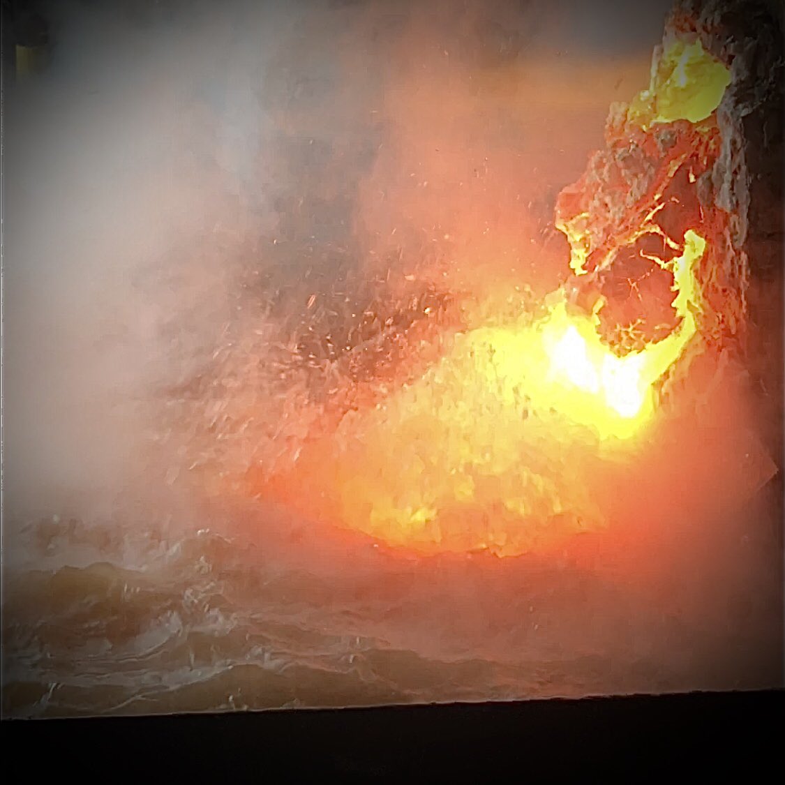 adzii77's tweet photo. The furnace shedding it’s load was not a great start to the day, but WOW it was a dramatic one! #slightlywarm #neveradullday #glassmaking #lava #hot https://t.co/Go2W73iQWb