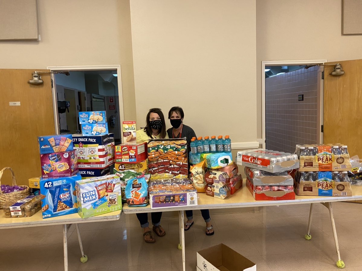 We were blessed by the FOWLER sweethearts today! 
Thank you so much for your kindness! 
We were so excited to get so many delicious treats to help us such a stressful time!
THANK YOU!!!!
<a href="/WFISDschools/">Wichita Falls ISD</a>  <a href="/FollowingFowler/">Fowler Elementary</a>