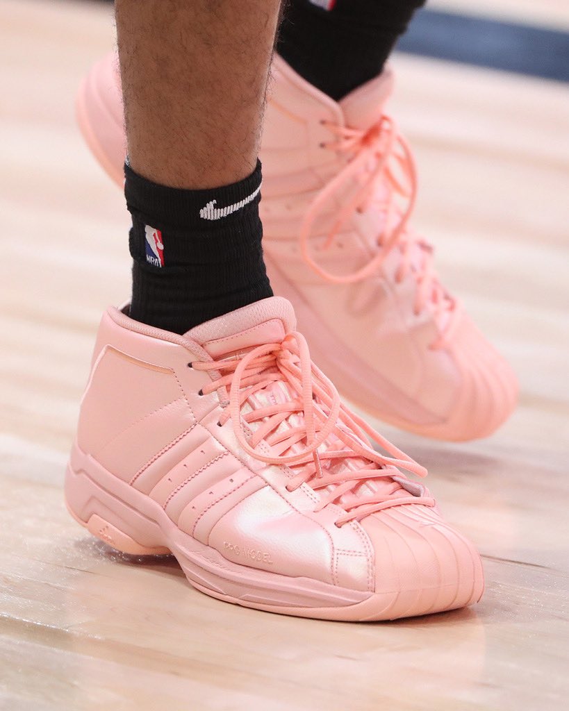 Model 2G 'Glow Pink' #NBAKicks 