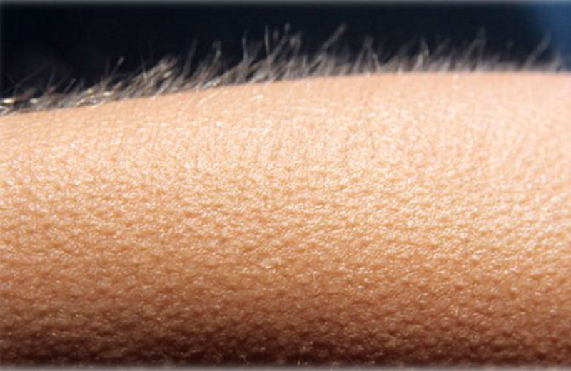 akaitoyun's tweet image. chega no ouvido do hongjoong e fala:

&quot;Sou only atiny&quot;