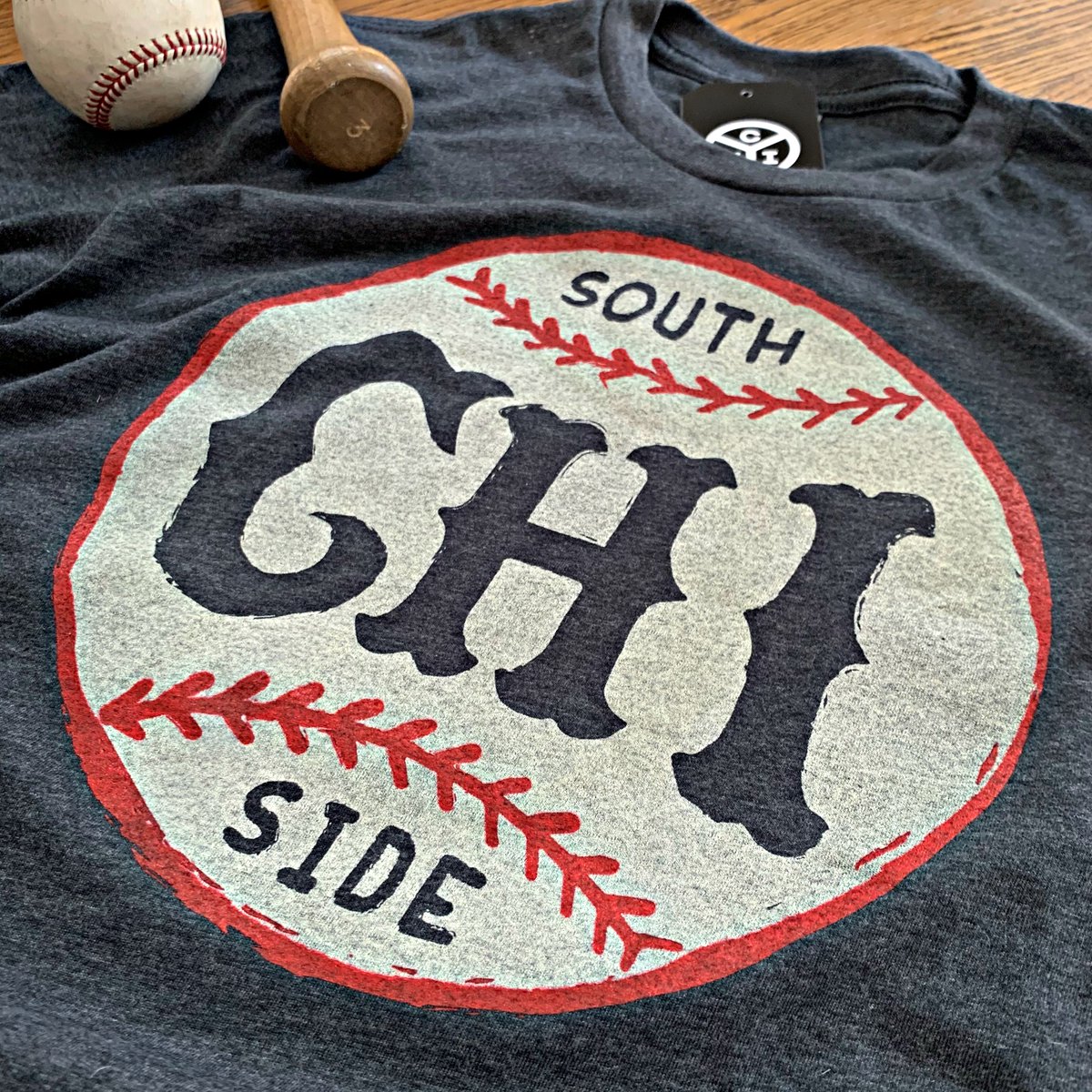 ChitownClothing's tweet photo. We've teamed with our friends at @WhiteSoxHQ for a giveaway! 

RETWEET plus follow us &amp; @WhiteSoxHQ for a chance to win a South Side tee! https://t.co/eZsVqw0J7c