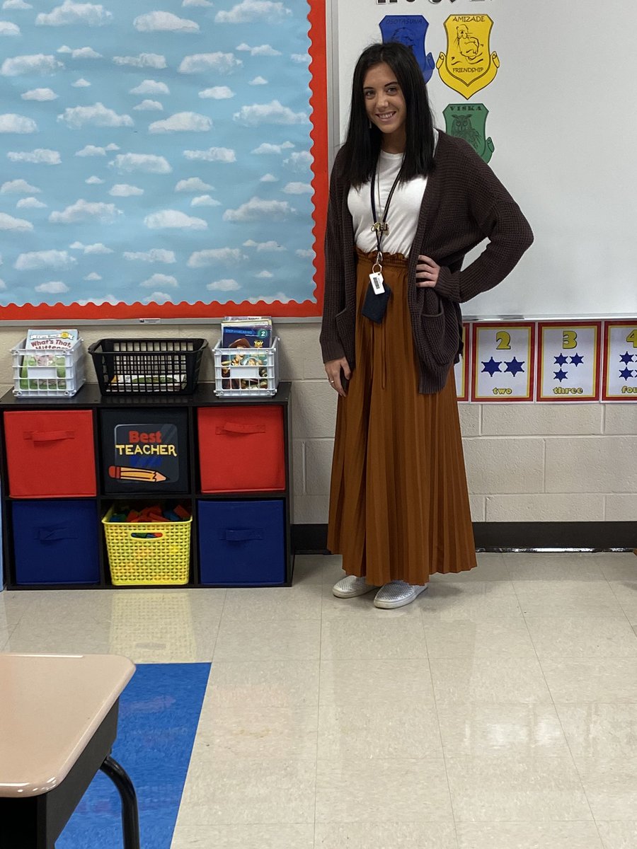 Also introducing Miss Molnar!!! This is her first year teaching at BCE as well!!! Her favorite color is yellow, she loves vegetables, and she is excited to teach Kindergarten this year!!! You will also do great things!!! 🧡🤎 <a href="/goostreek/">kellye goostree</a> @BCEMissMolnar