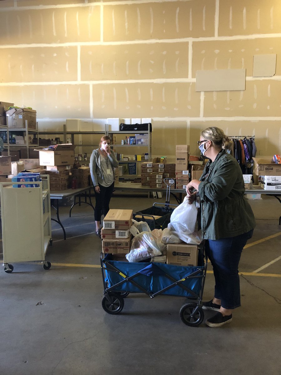 VPS FCRC staff preparing remote learning kits for families! Thankful for support from our community to meet the needs of our students. @FoundationVPS <a href="/VancouverSD/">Vancouver Public Schools USA</a> @T_Shoup @SuptVPS #heretohelp
