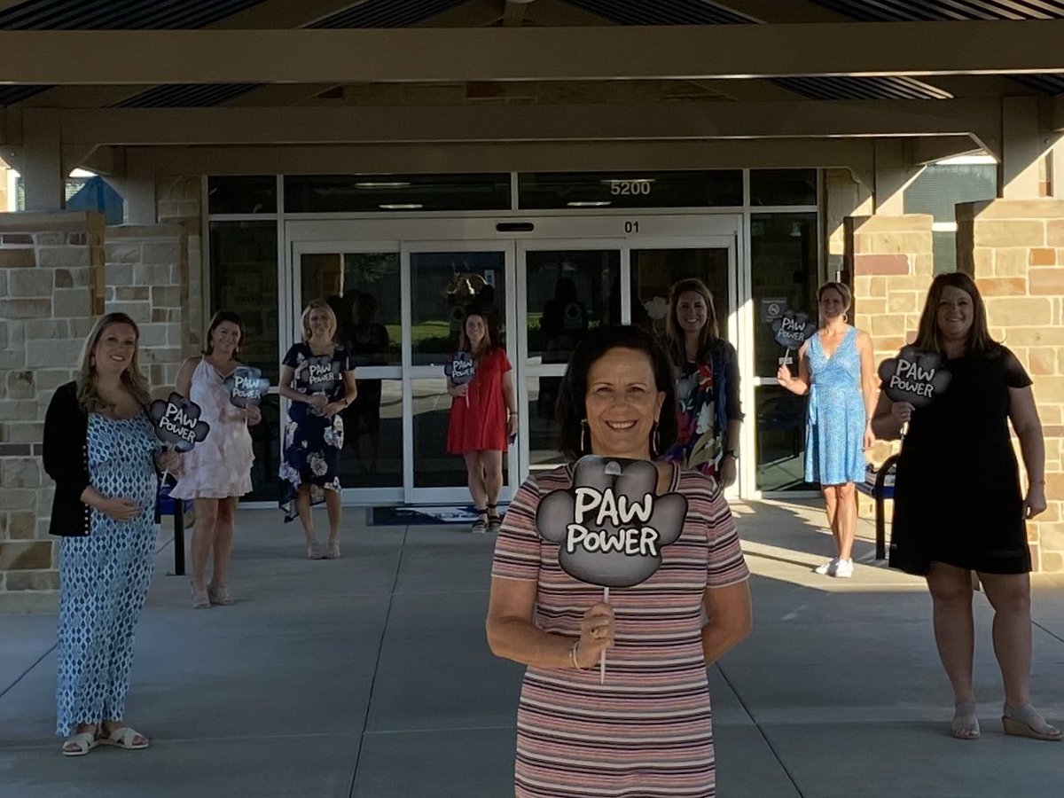 iCoachBarnard's tweet photo. Year 21!!!! 
So blessed to work with this team.
I think we rocked Day One! @TWEHowl #twehowl #2020virtual https://t.co/khUOjcmZIS