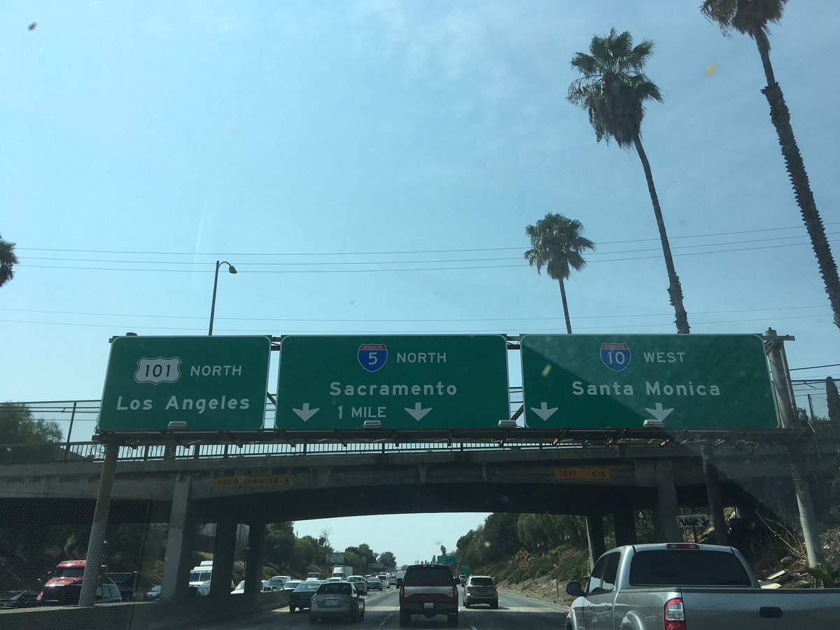 djmarcusmcb's tweet photo. 5 it is.
#DTLA #LAFreeways #RoadTrip https://t.co/WWAmjBzAzW