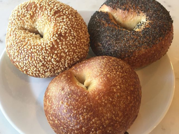 ➡ Traditional NY-formula bagels - plump, dense &amp; chewy! - uppercrustbaking.com/davis-delivery