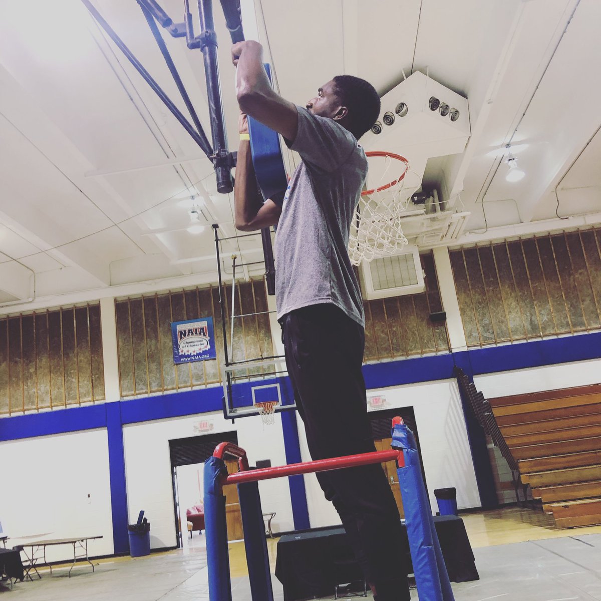 StAndrewsUnive1's tweet photo. Big S/O to Coach @CoachTrev20 making sure our gym looks sharp when our guys arrive this weekend!!! #goknights https://t.co/dlBI04OCRt