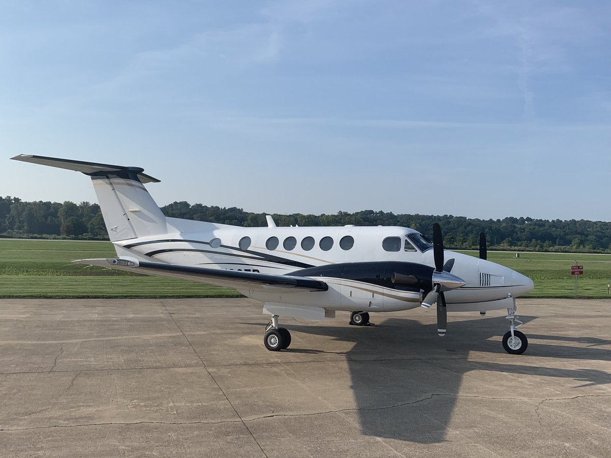 MeisingerKC's tweet photo. SOLD! This beautiful 2005 King Air B200 is off to work for a new owner. What a beautiful machine. If you need a great King Air to haul all your football buddies to a game or your family across the country let us know. #momentum #kingair #blomgren https://t.co/AtEJ3QIN7S