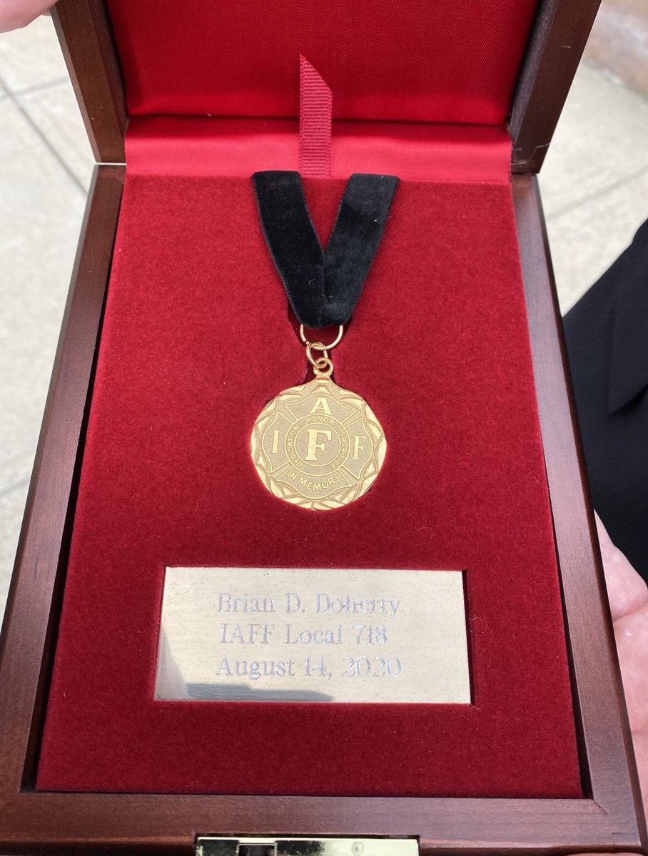 LOCAL_718's tweet image. This evening @iaffgst Ed “Edzo” Kelly and @iaffdist3vp Jay Colbert presented the #IAFF Medal to the family of our Brother, Brian Doherty. (Fire Investigation Unit). The thoughts and prayers of the members of #Local718 are with Brother Doherty’s family.  @IAFFNewsDesk @BostonFire