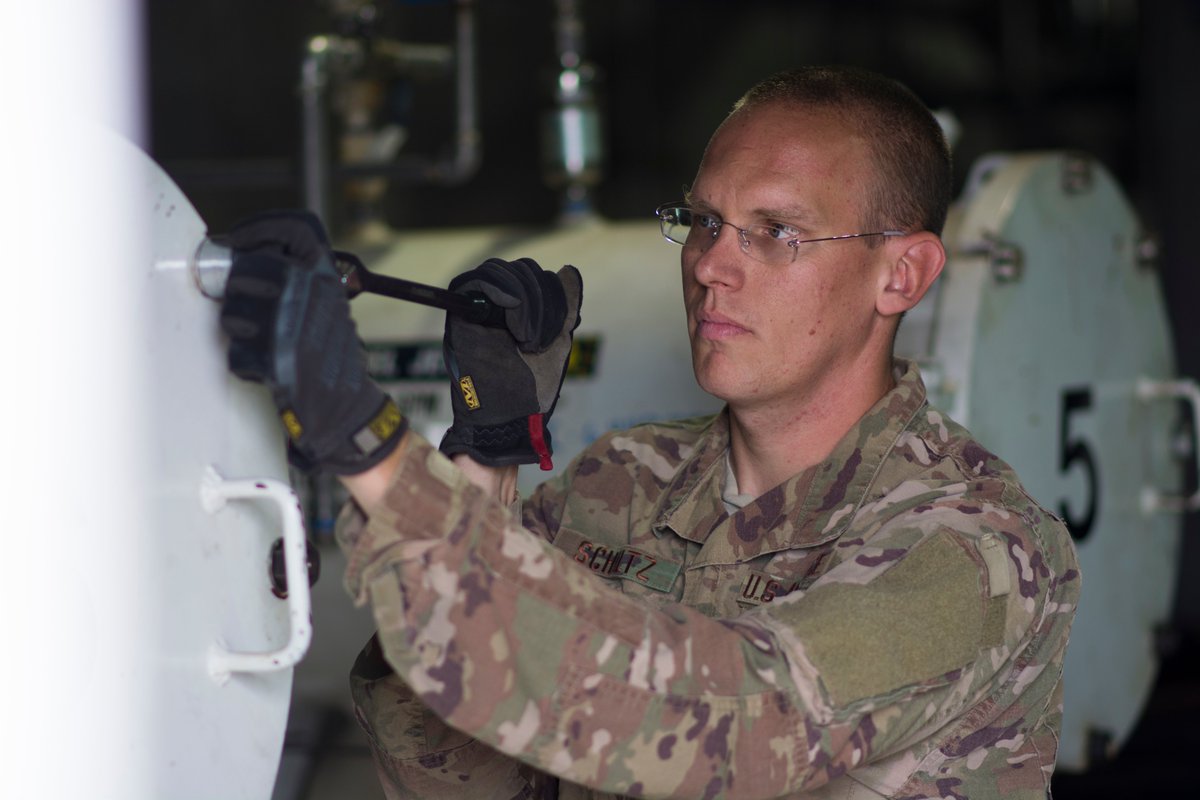 AirForceCE's tweet photo. 2020 @AirNatlGuard Outstanding NCO of the year!

TSgt. Benjamin J. Schultz, Water &amp; Fuels Systems Maintenance craftsmen from the @142ndWG.

Keep leading the way TSgt Schultz!

#WFSM #3E4X1 #EngineersLeadTheWay https://t.co/yky4706EGB