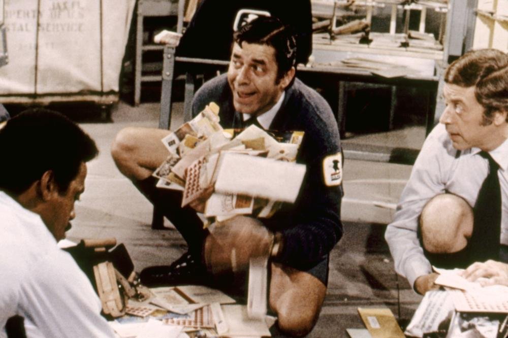 interpretada por él, contando la historia de un payaso y sus niños en un campo de concentración.Lewis volvió a la pantalla en la comedia episódica “Hardly Working” (1980, dirigida por él). Sin embargo, la mayoría de los elogios de la crítica que recibiría en las dos décadas