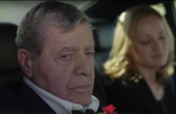 (1994, junto a Johnny Depp) y en la película “Funny Bones” (1995).El resurgir del musical “Damn Yankees”, en 1995, le dio a Lewis su primera prueba de éxito en Broadway.Regresaría con un último papel principal, en “Max Rose” (2016).