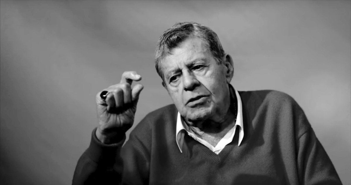 Humanitario Jean Hersholt.Tiene 2 estrellas en el Paseo de la Fama de Hollywood.Toda su vida padeció problemas de salud y enfermedades, en distintos grados y momentos. Empezó con una lesión de espalda en 1965, 3 ataques de corazón (1960, 1982 y 2006), cateterismo cardíaco,