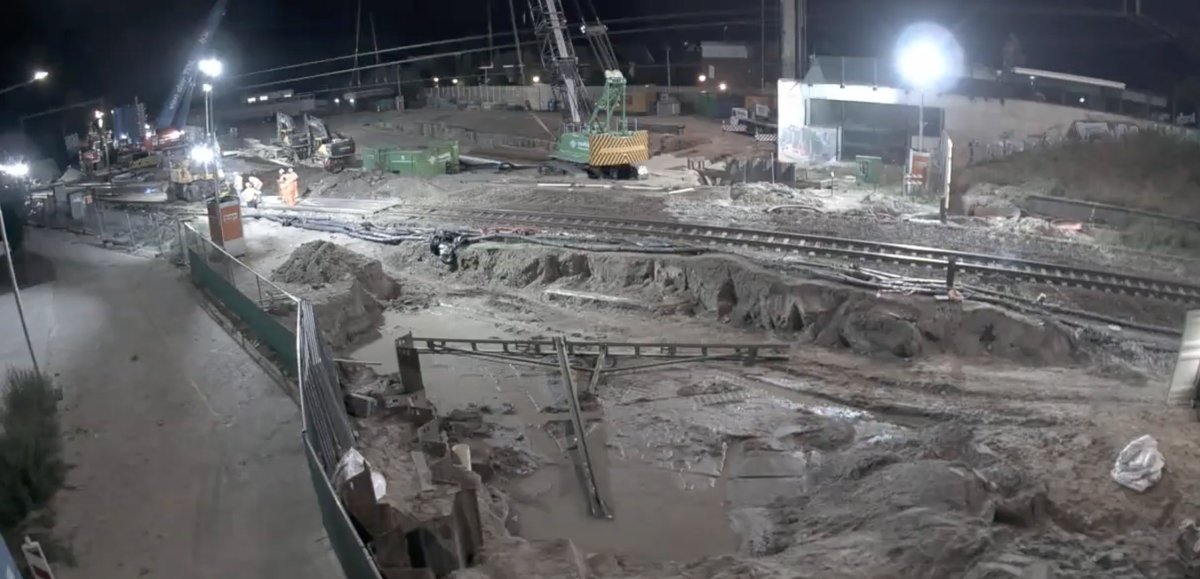 elstgld's tweet photo. Live meekijken met de werkzaamheden aan de spoortunnel: https://t.co/t0x45O8pKF https://t.co/Ju98eM3cPW