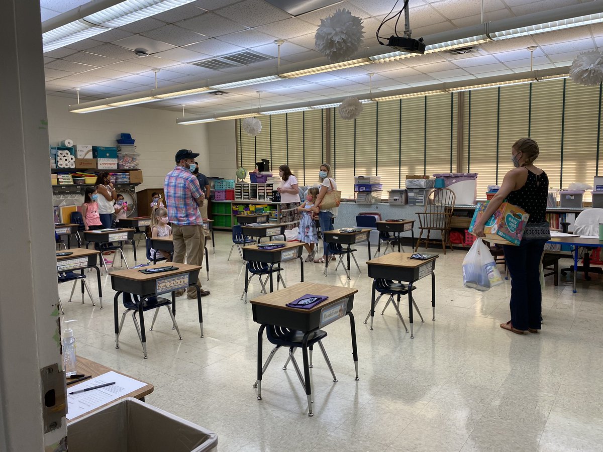 sggsvb's tweet photo. Meet the Teacher is in full swing today and tomorrow, we are so happy to have you home, Saints!
#SGGS #SGGSVB #LeadLikeaSaint #CatholicEducation #DioceseofRichmondCatholicSchools #HRCatholicSchool #CatholicSchool #ShineThrough #DiscoverTheDifference #CDRCatholicSchool https://t.co/p6WiuvRXwE