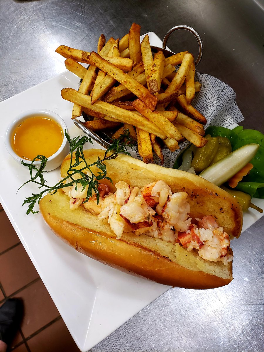 Get your fresh #lobster roll while they last!!
Served warm, New England style.
With drawn butter, old bay fries, griddled brioche bun and pickled vegetables. #yum #eatlocal  #WednesdayVibes 
#EatOutHelpOut