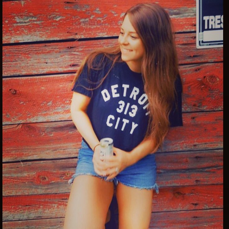 CarlyCollura's tweet photo. Loving my new shirt from a Detroit small business, Caruso Caruso! Not only does it look awesome, but the material is so, so soft!
•
•
•
•
#detroit #everybodyinthe313 #supportsmallbusiness #supportlocal #michigan https://t.co/87uiCN3BVW