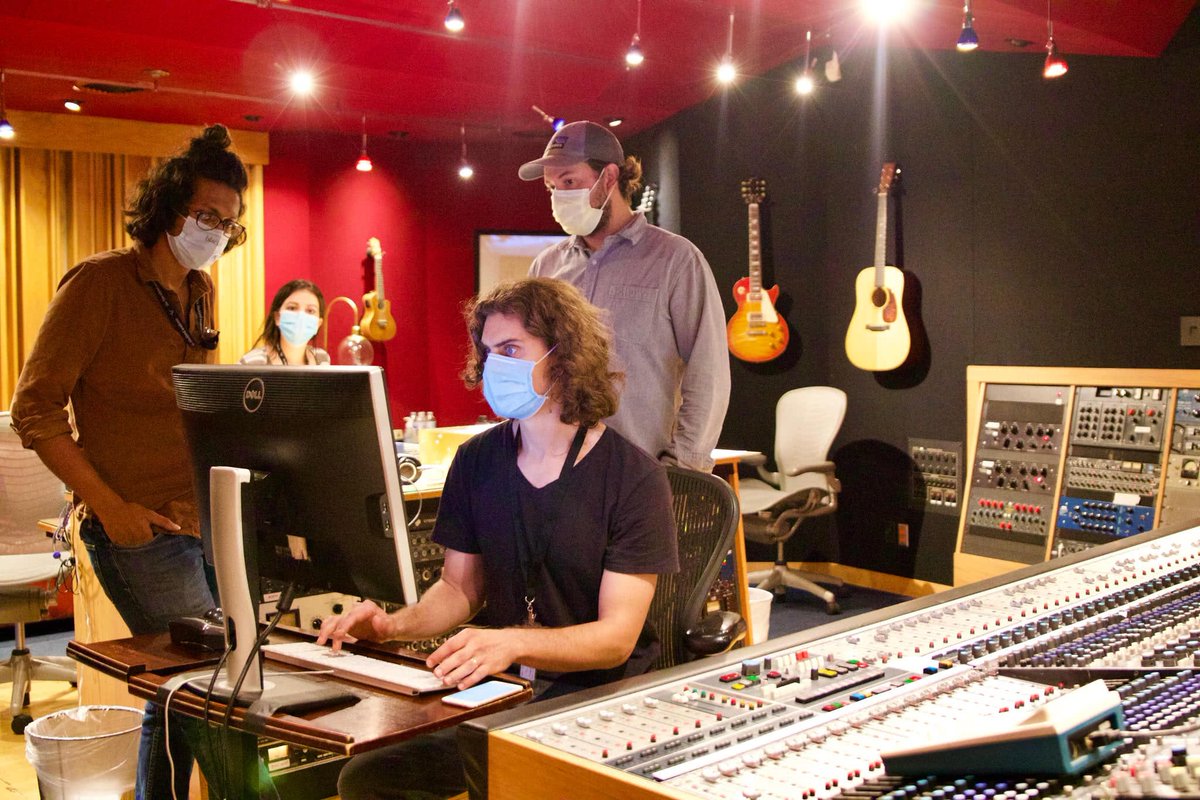 BBArocks's tweet photo. #BandWeek at #TheBlackbirdAcademy 🎧recording @LenoxHillsBand in @allblackbird Studio A. #audioschool #audioengineer https://t.co/0koKl5uSg6