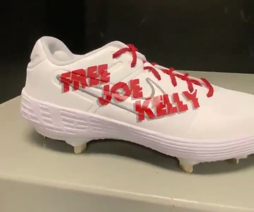 JeffPassan's tweet image. News: Reds pitcher Trevor Bauer planned to wear cleats in his start today that say “FREE JOE KELLY” and sport a picture of the suspended Dodgers pitcher. MLB told him he could be removed from the game and disciplined if he does, Bauer told ESPN. 

Story: espn.com/mlb/story/_/id…