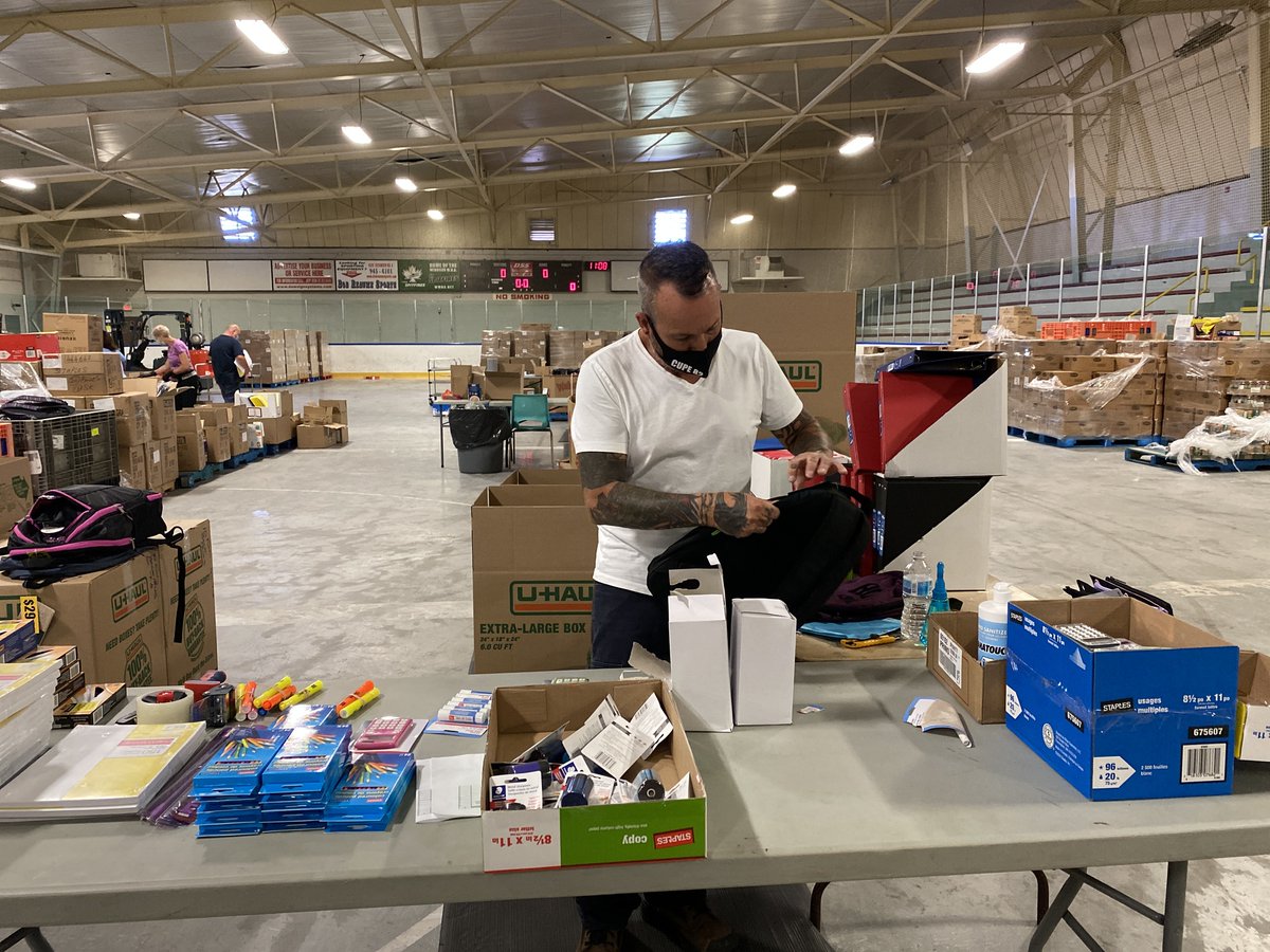 drewdilkens's tweet photo. Truly inspiring to see our community coming together to donate backpacks and school supplies as part of @UnitedWayWEβs #BackpacksForSuccess program. Thank you to donors, volunteers and @CUPE82 for helping stuff and distribute the backpacks. You are why #YQGStandsStrong! https://t.co/ays91aXEpK