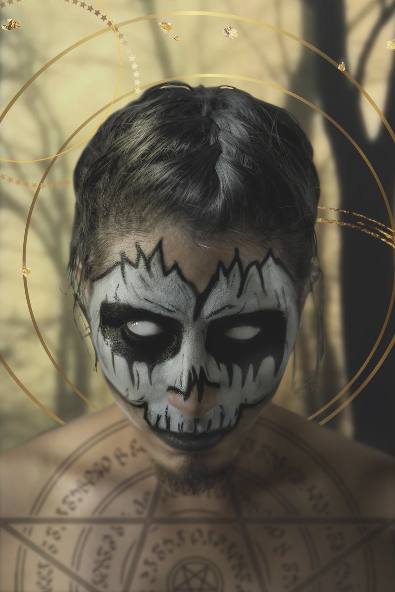 IgnacioMictlan's tweet photo. Fotografía: Liz robles 
Maquillaje: Liz robles
Edición: @IgnacioMictlan

#witch #skull #makeup #spooky #photoshoot #ritual #wicca  #naturewitch #alternativeboy #warrior  #nordicstyle #pagan  #paganwitch #paganofinstagram  #paganism #conxuro #makeupskull
https://t.co/x5Nq39ZRLt https://t.co/NTBT7ql8om
