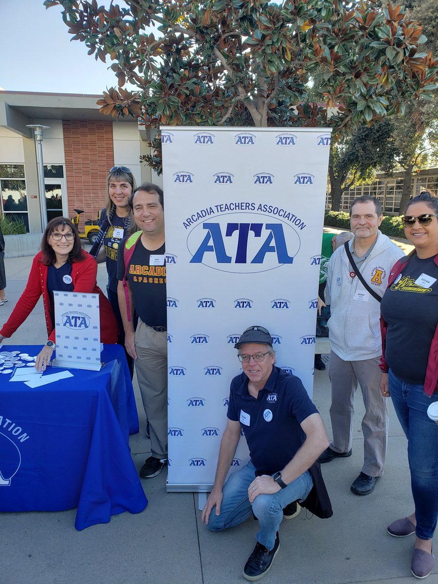 MsMimura's tweet photo. A6-7 Greatest opportunity is learning from the best Ts here on Twitter &amp; our @ArcadiaUnified fam. I would never survive without our #pln #edtechfangirl  Y'all know who they are! #arcadiachat #sschat #wearecue @FirstAveMS Ty @hymieholmes 4 being there 4 me during my panic attack https://t.co/Gxuk2dnnxn